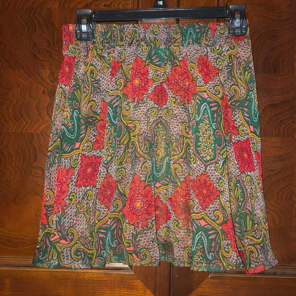 Skirt - Picture 2 of 2